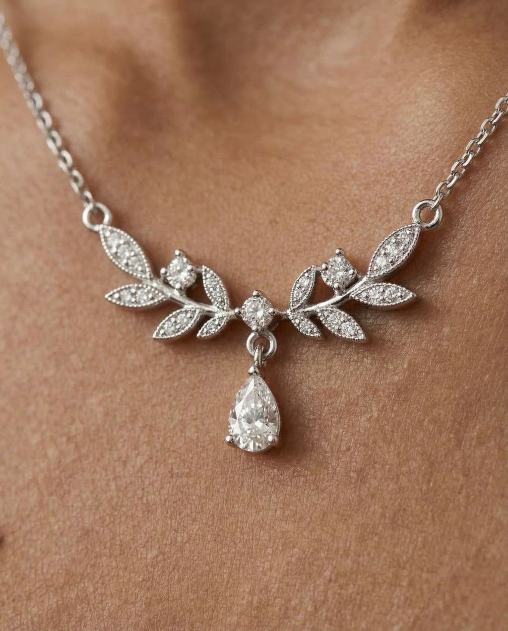 Amara - Graceful Bloom Necklace