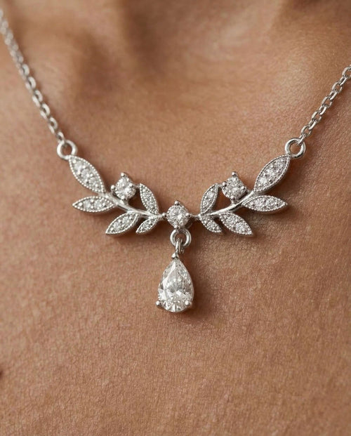 Amara - Graceful Bloom Necklace